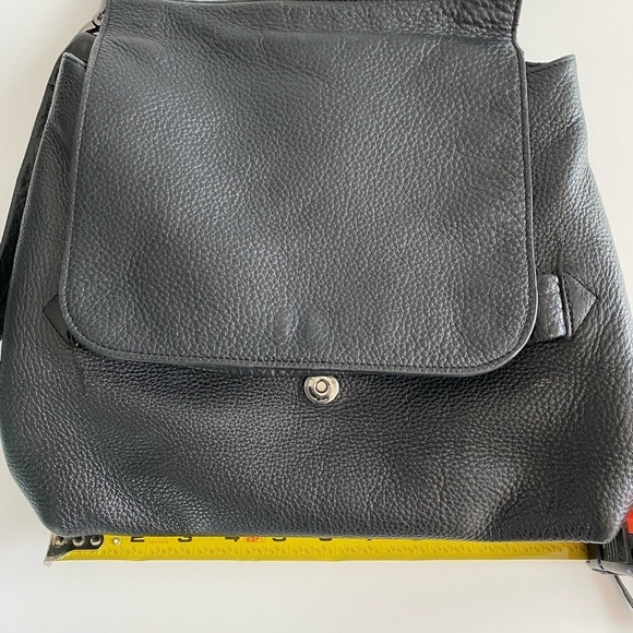 HALSTON HERITAGE Crossbody Black Leather - Picture 9 of 9